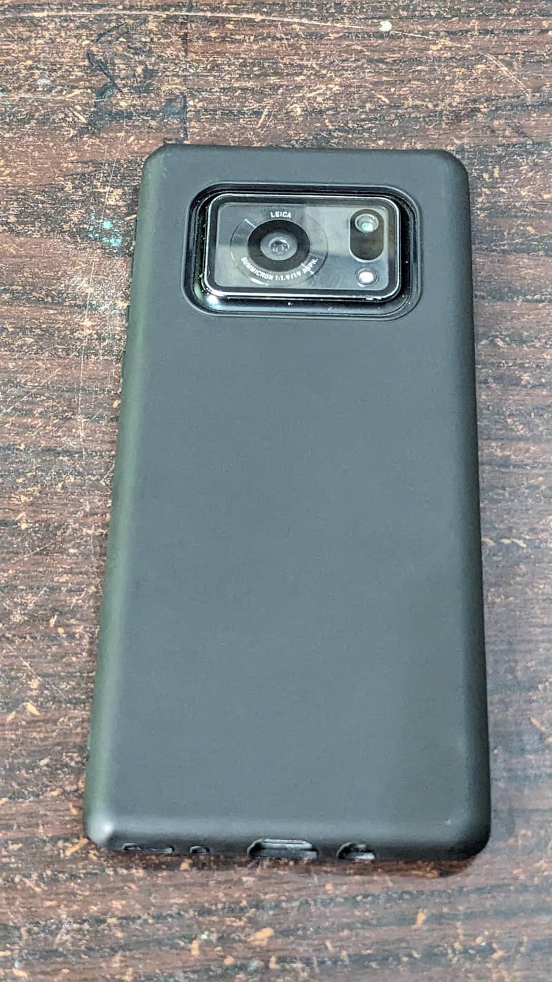 Sharp Aquos r6 3