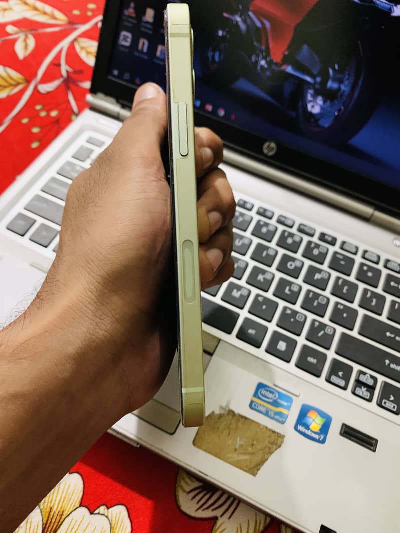 Apple iPhone 12 1