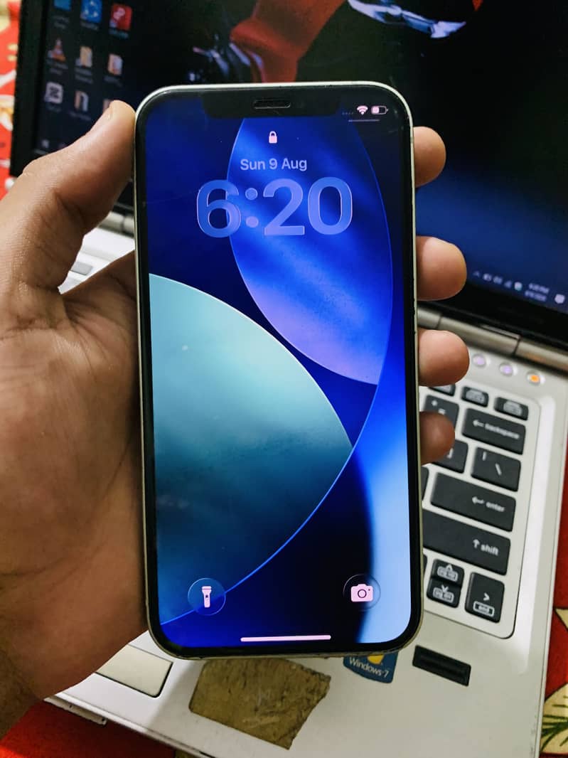 Apple iPhone 12 3