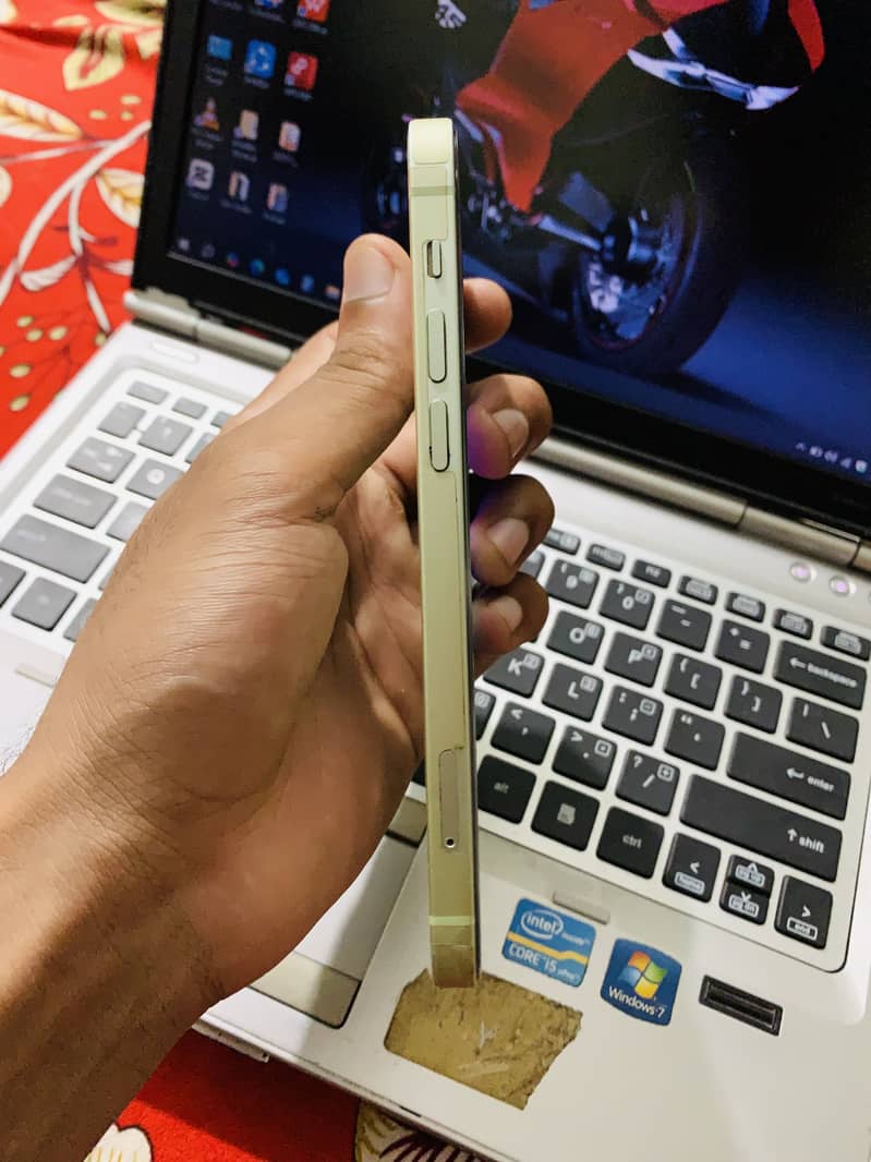 Apple iPhone 12 5