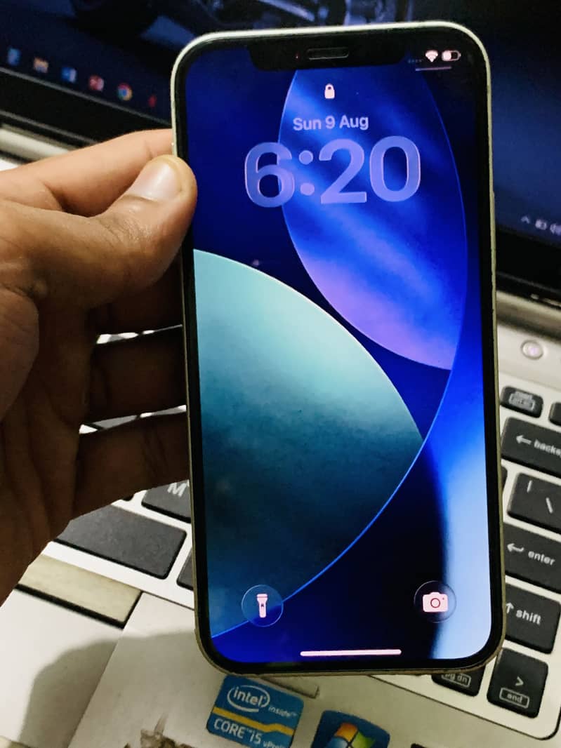 Apple iPhone 12 6
