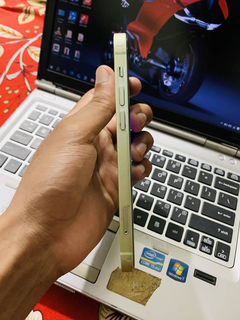 Apple iPhone 12 8