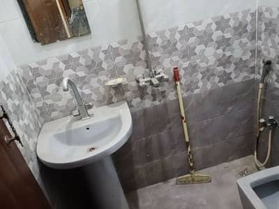 BACHELORS OPTION AVAILABLE IN JUBILEE TOWN UPPER PORTION IS VACANT FOR RENT IN JUBILEE TOWN BEST OPTION BEST LOCATION