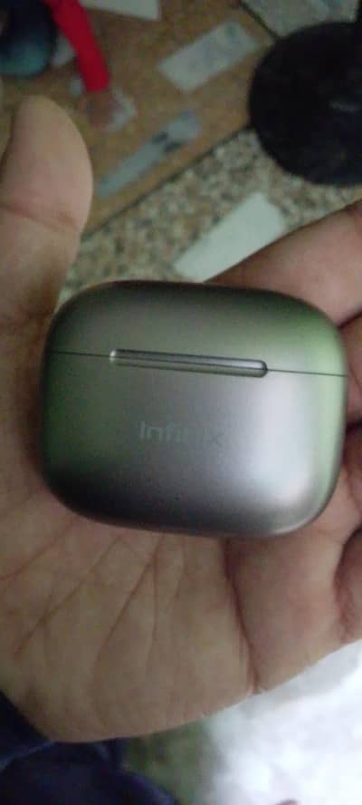 Earbuds infinix xe32 picture attached 10/10 condition sale low price