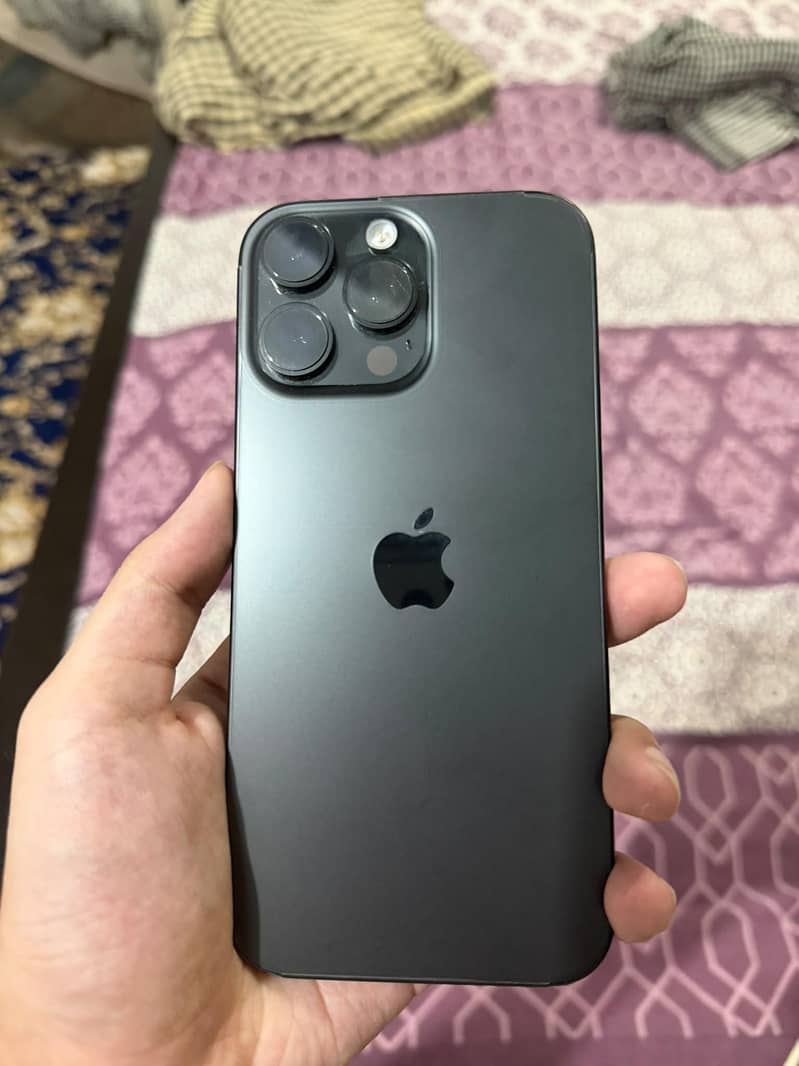 Apple iPhone 16 Pro Max 0