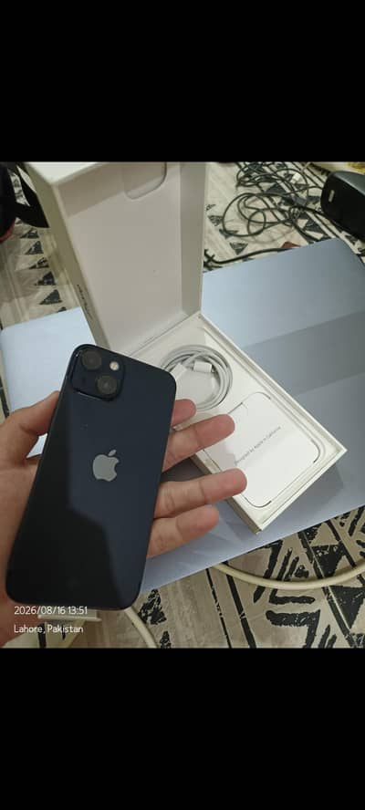 Apple iPhone 13 128gb complete box and charger