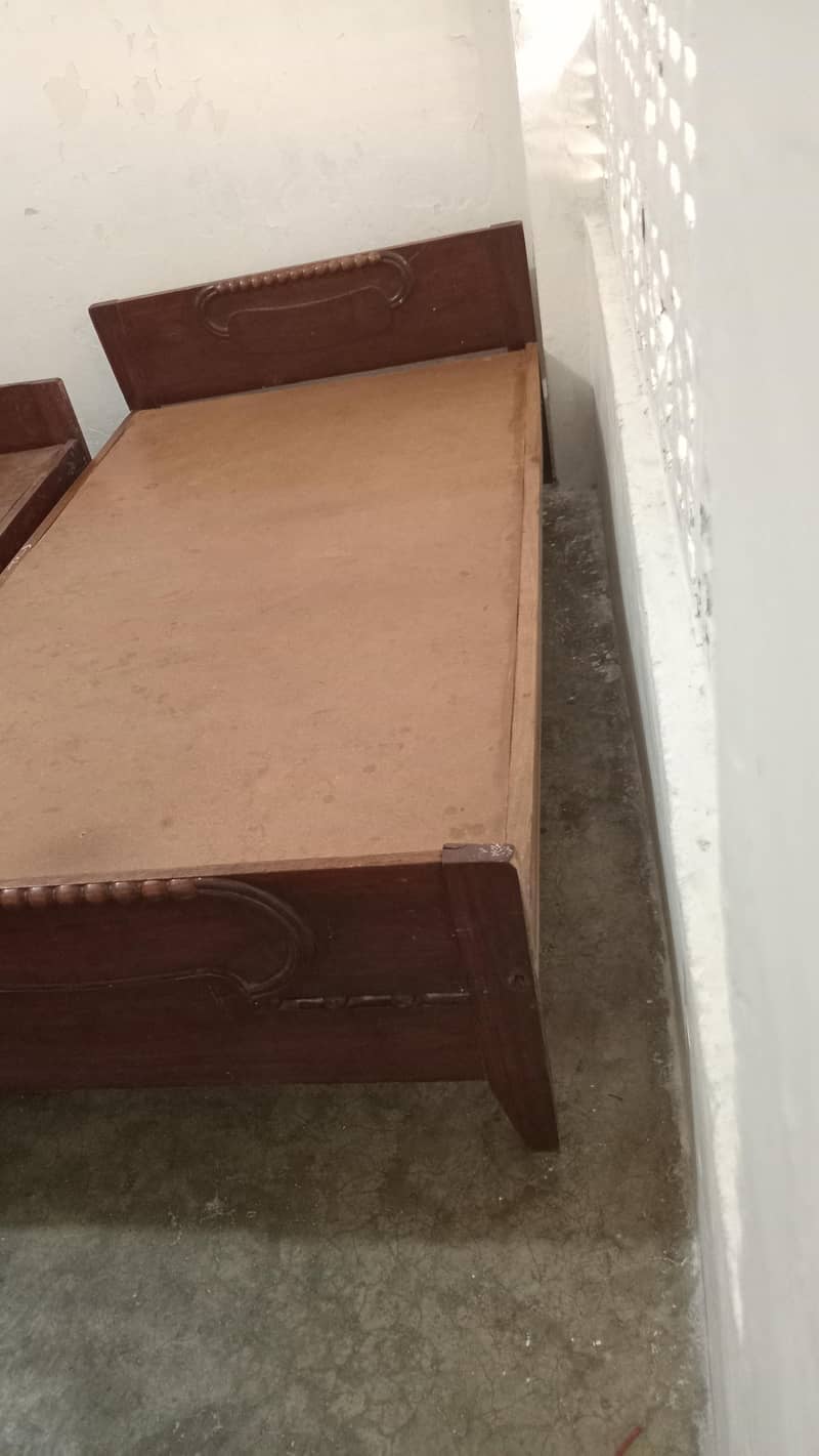 2 single beds in 4