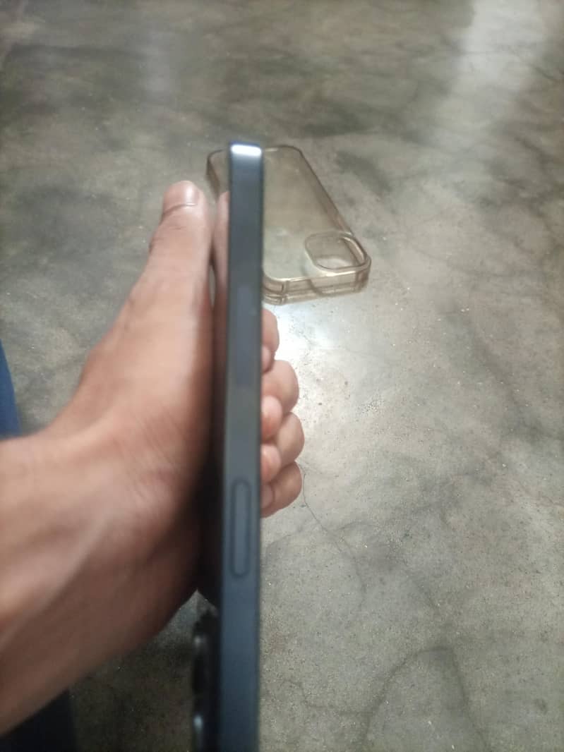 Apple iPhone 14 3