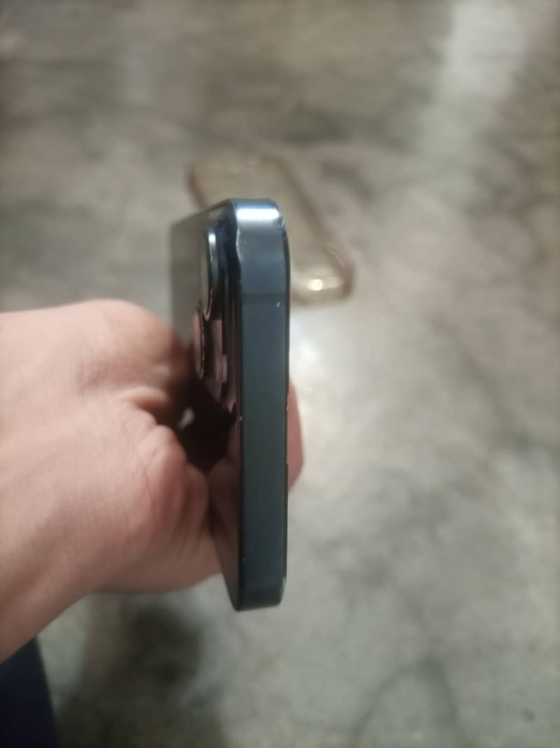 Apple iPhone 14 5