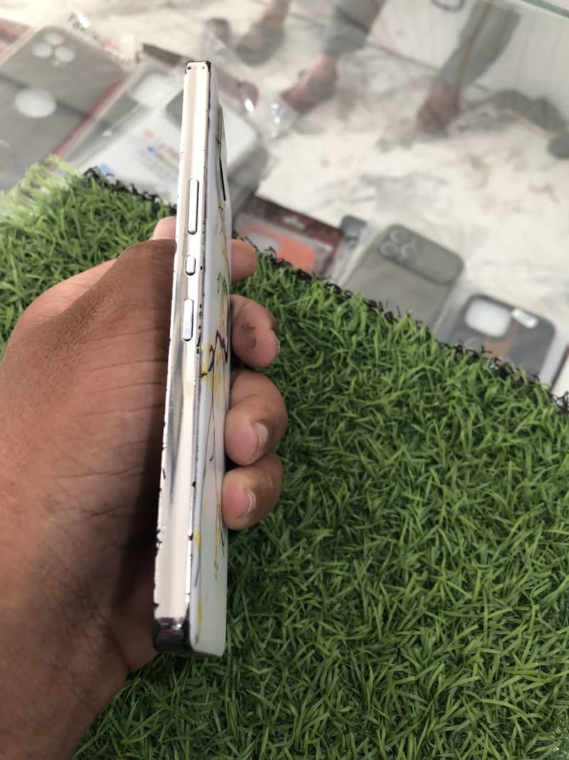 Sharp Aquos Zero6 2
