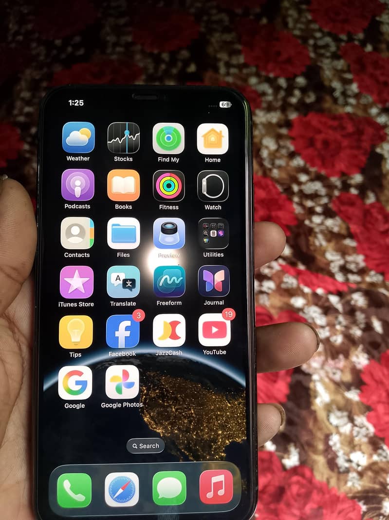 Apple iPhone 11 Pro Max 2