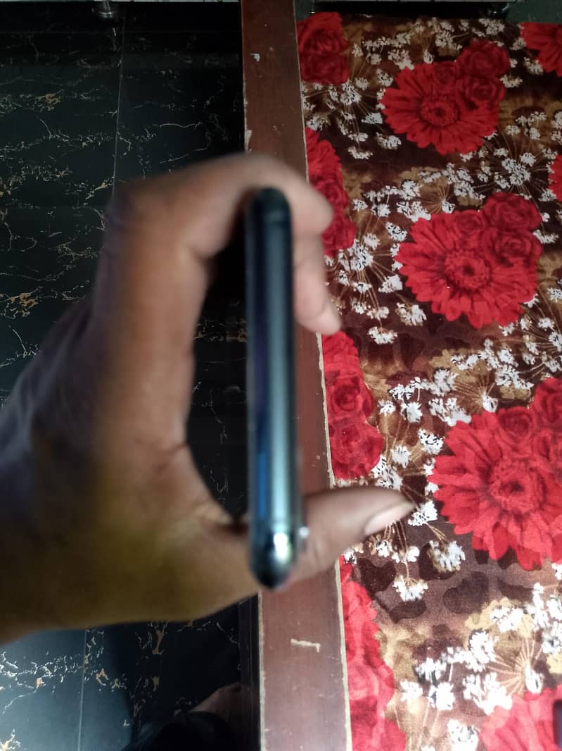 Apple iPhone 11 Pro Max 5
