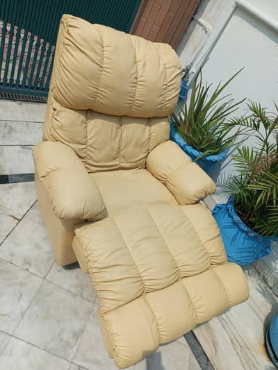 Recliner 2 side moving