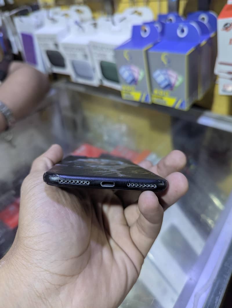 Apple iPhone 7 plus 4