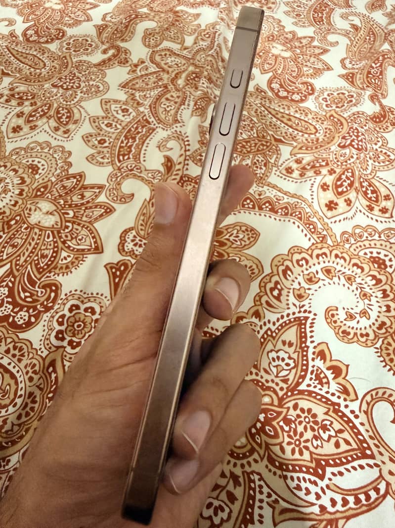 Iphone 16 Pro Max 4