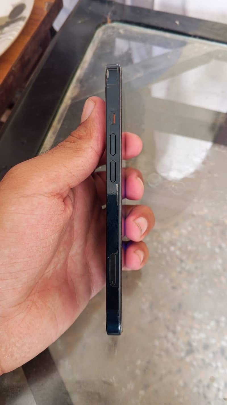 Apple iPhone 13 3