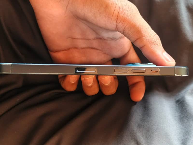 Apple iPhone 12 Pro Max 2