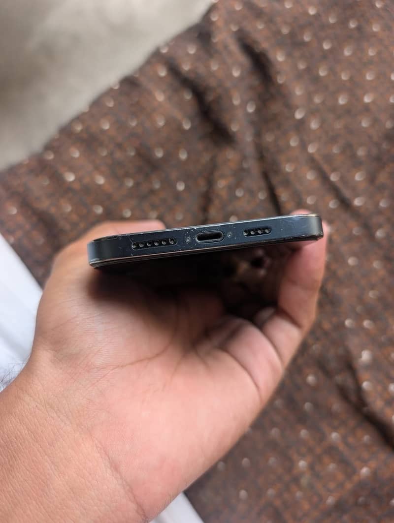 Apple iPhone 12 Pro Max 4