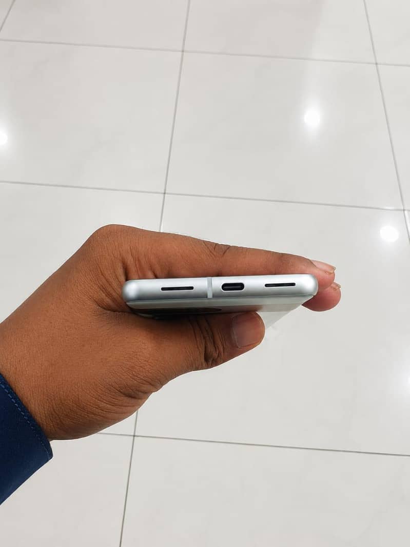 Google Pixel 7 5