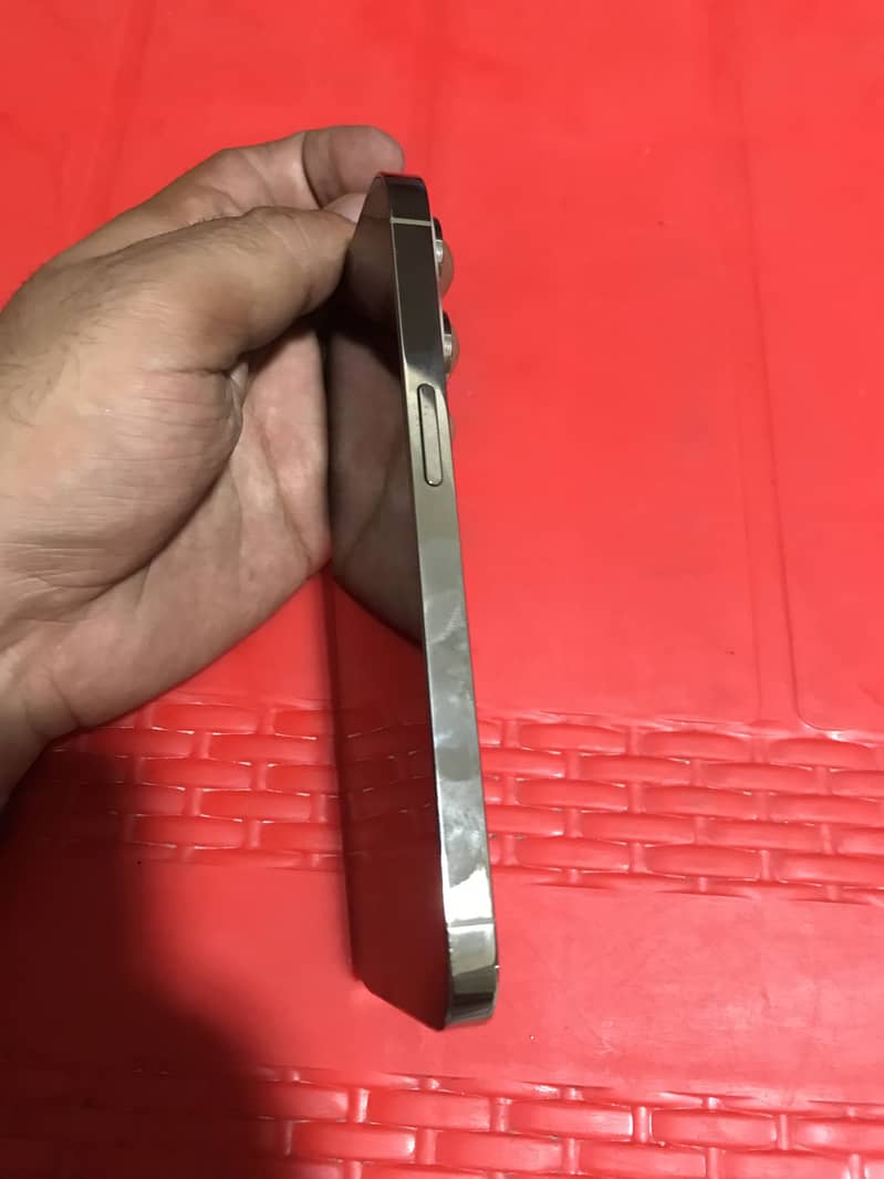 Apple iPhone 14 Pro 0