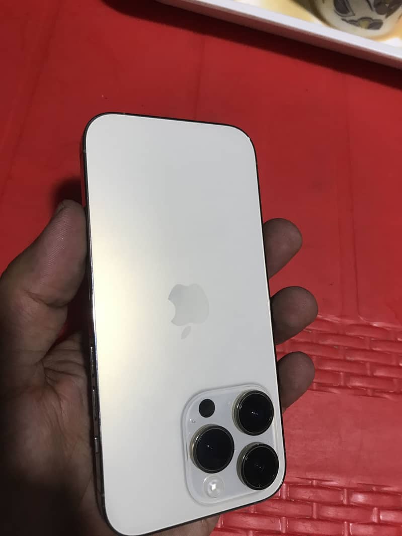 Apple iPhone 14 Pro 2