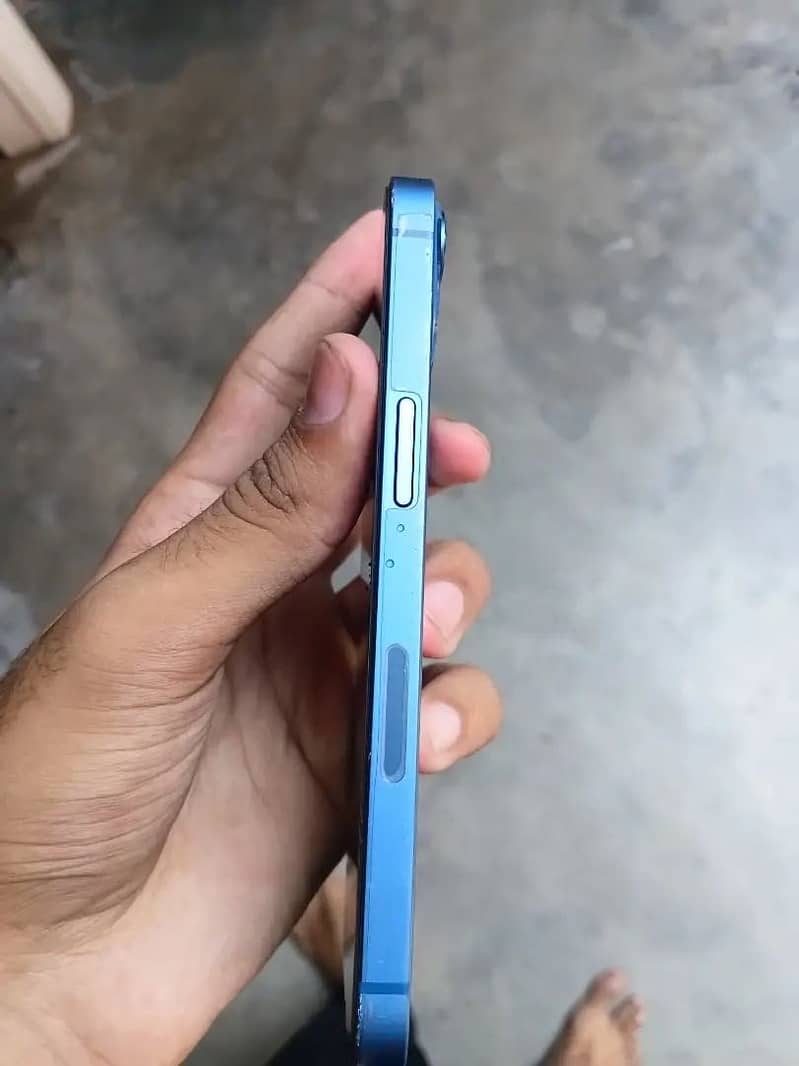 Apple iPhone 13 3