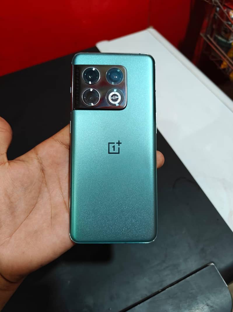 One Plus 10 Pro 1