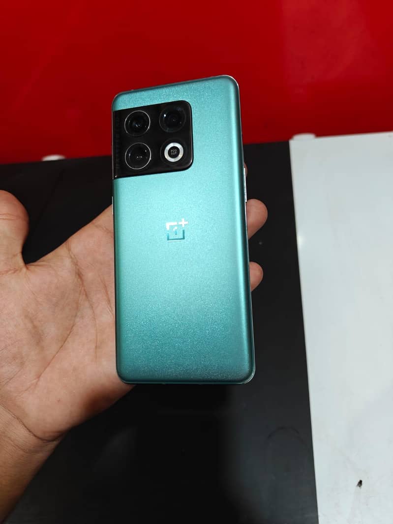 One Plus 10 Pro 3