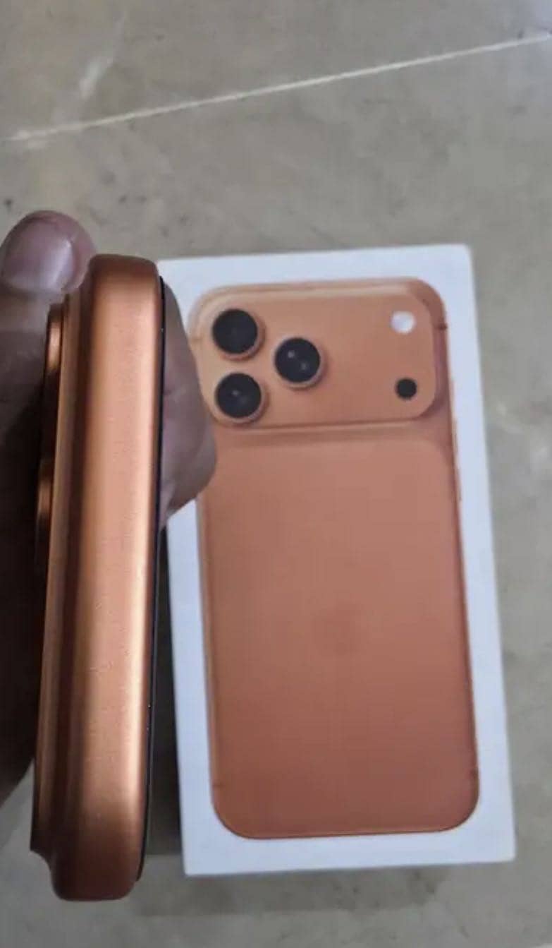 Apple iPhone 17 Pro Max 4