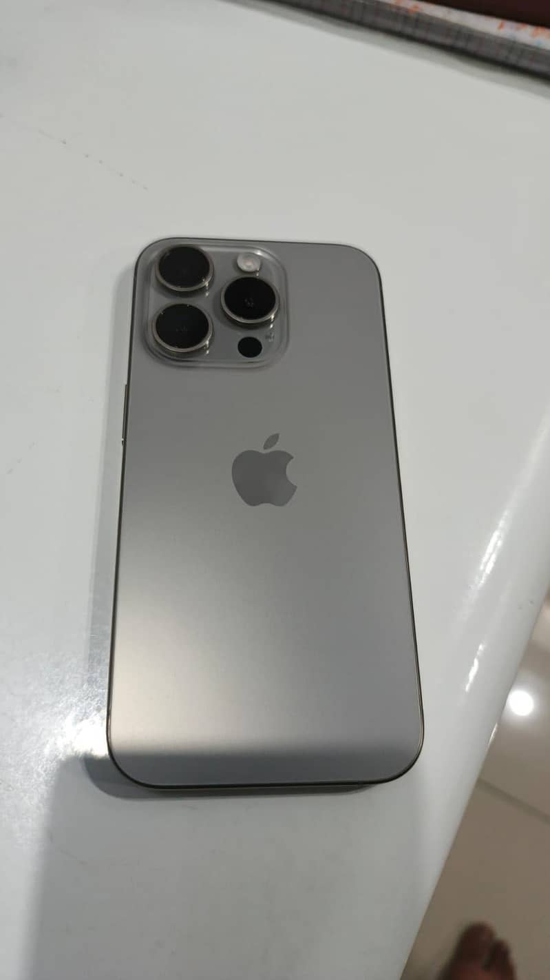 Apple iPhone 15 Pro 0