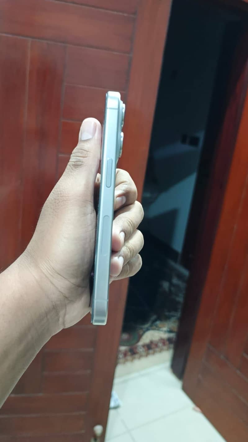 Apple iPhone 15 Pro 1