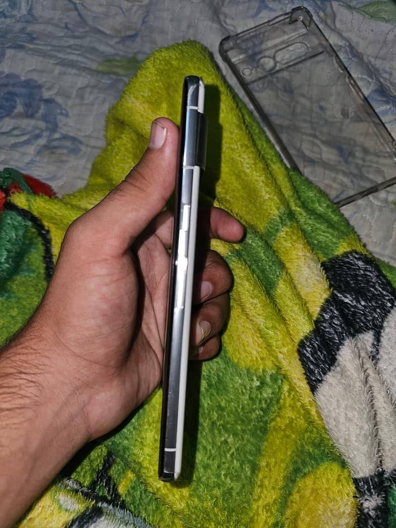 Google Pixel 7 Pro 2