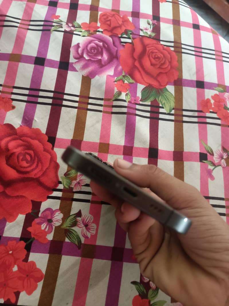 Apple iPhone 13 Pro 4