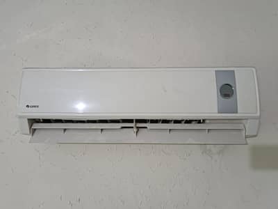 Gree Split AC in Perfect Working Condition