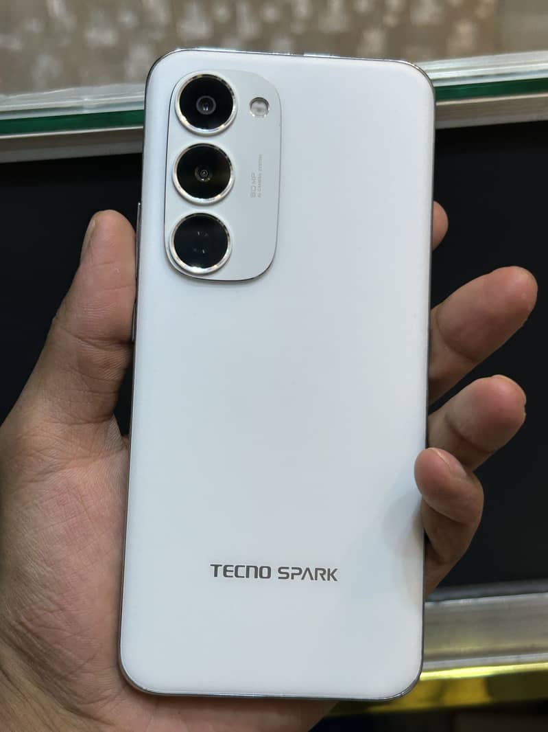 Tecno spark 40 pro plus 1