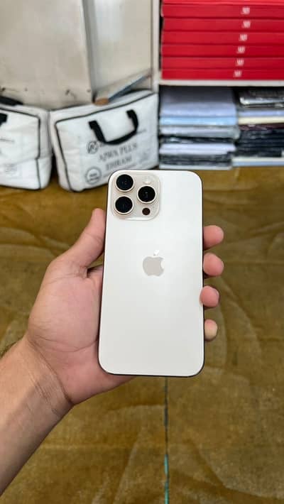 Apple iPhone 16 Pro Max