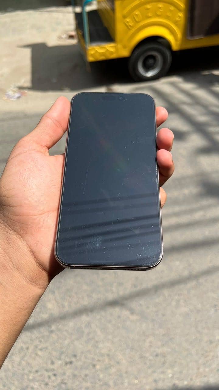 Apple iPhone 16 Pro Max 5