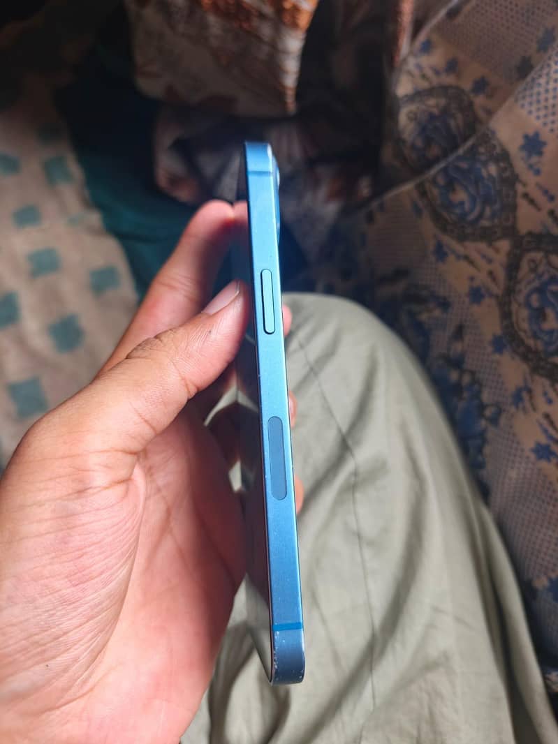 Apple iPhone 13 6
