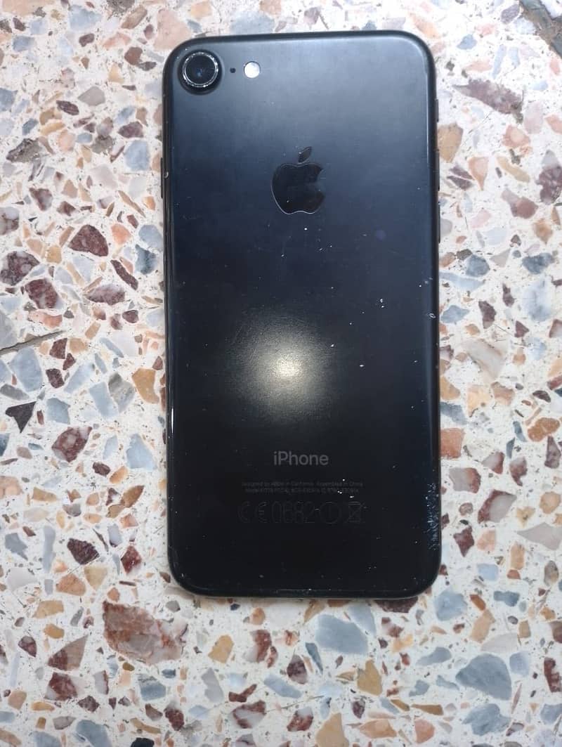 Apple iPhone 7 0