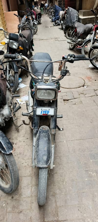unique CD 70 2018 model
