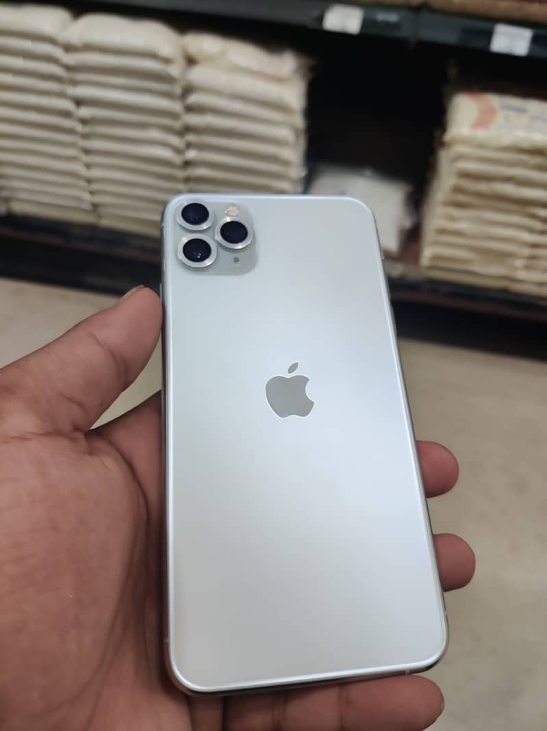 Apple iPhone 11 Pro Max 6