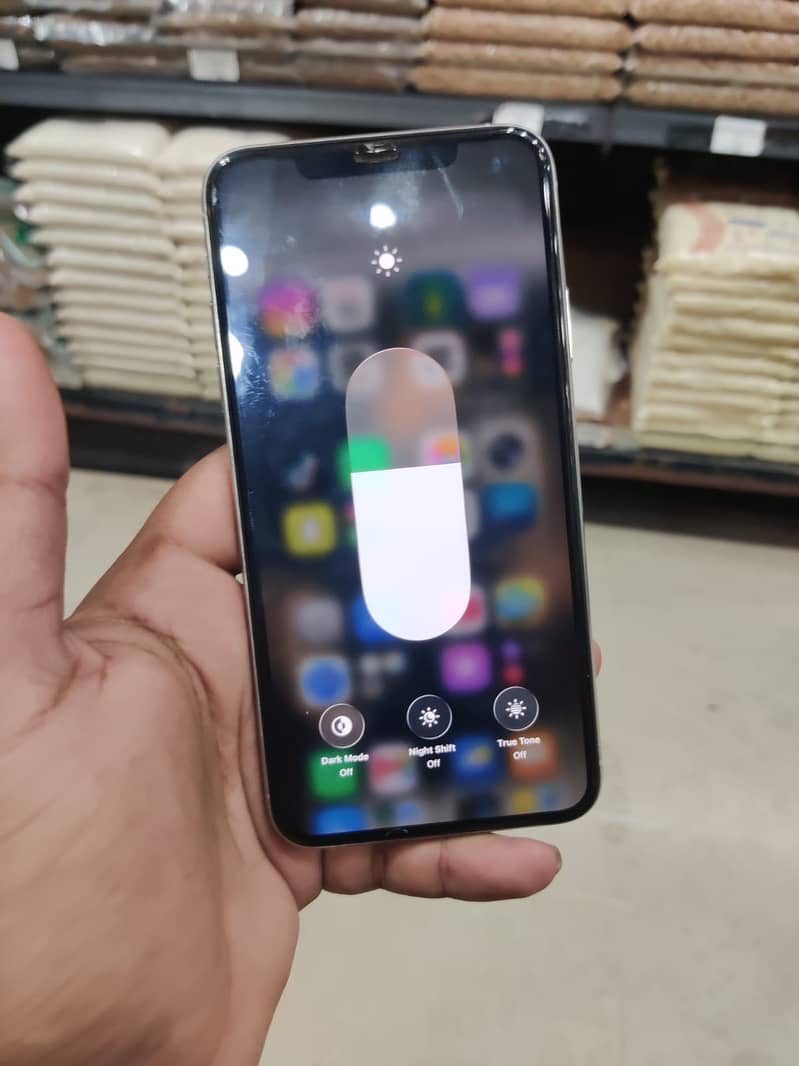 Apple iPhone 11 Pro Max 9
