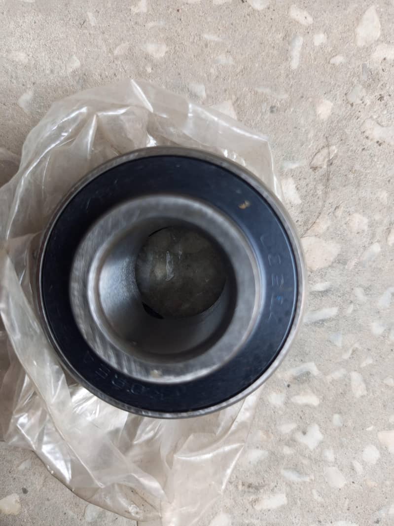 ball bearings 8