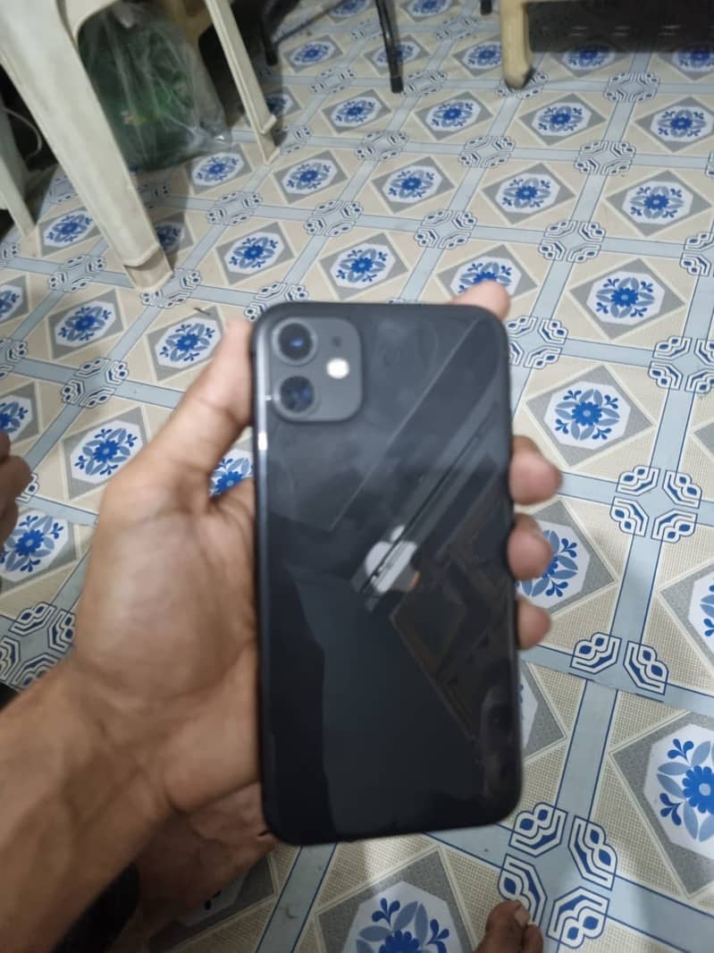 Apple iPhone 11 4