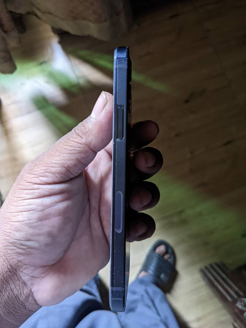 Apple iPhone 12 1