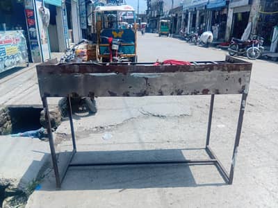 Heavy Duty Iron Gas Stove Stand / Chulha Stand – Used