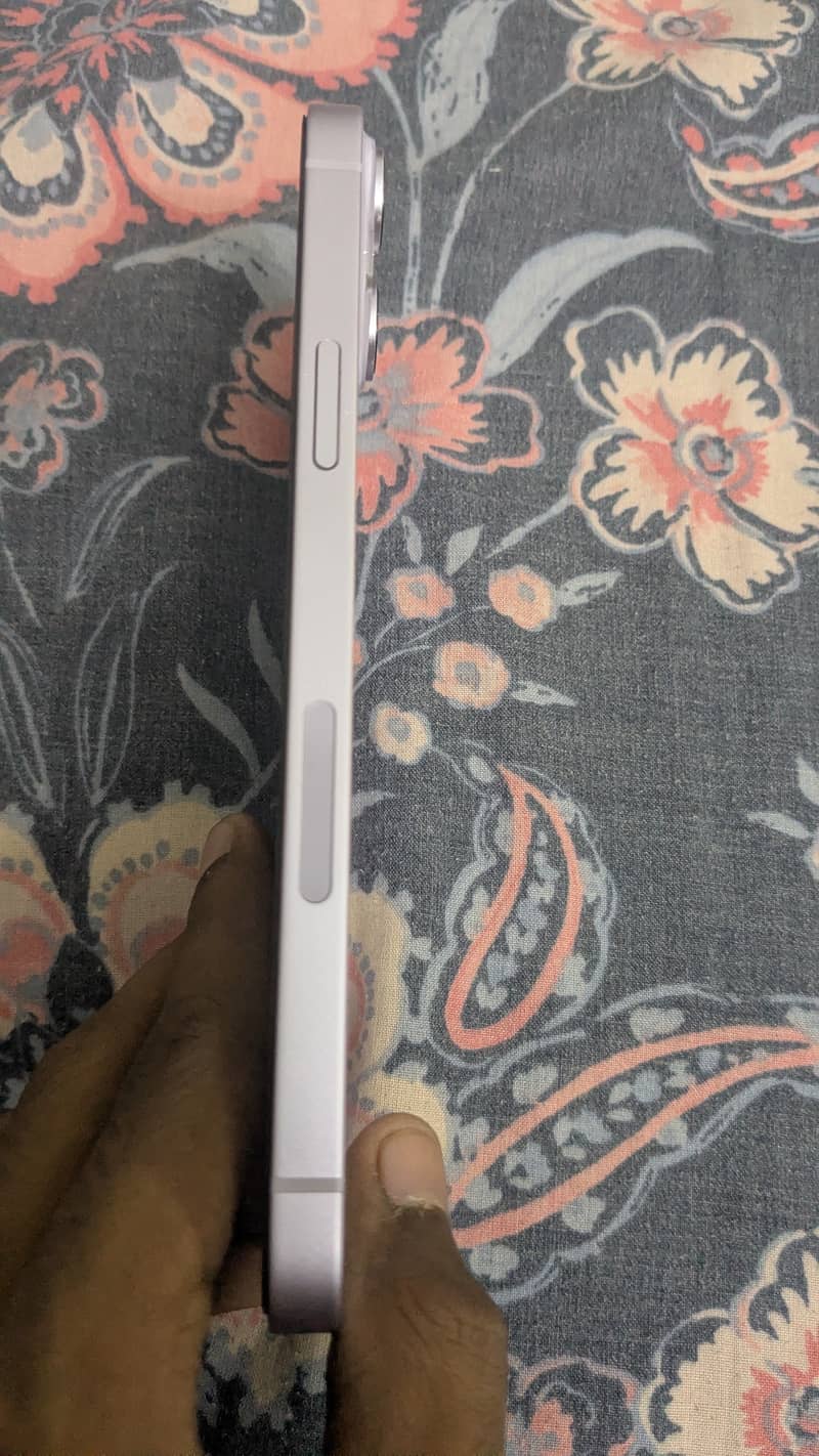 Apple iPhone 14 plus 3