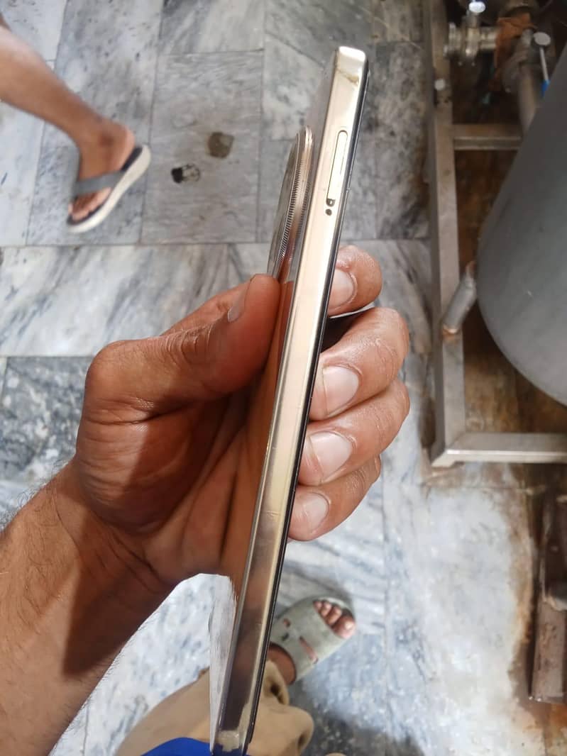 Tecno CAMON 30 4