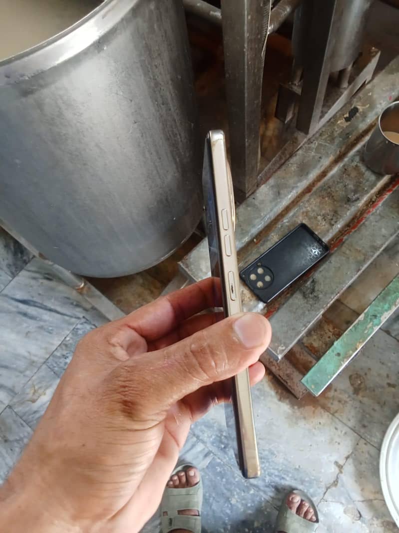 Tecno CAMON 30 5