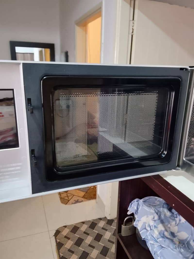 Dawlance Microwave 2